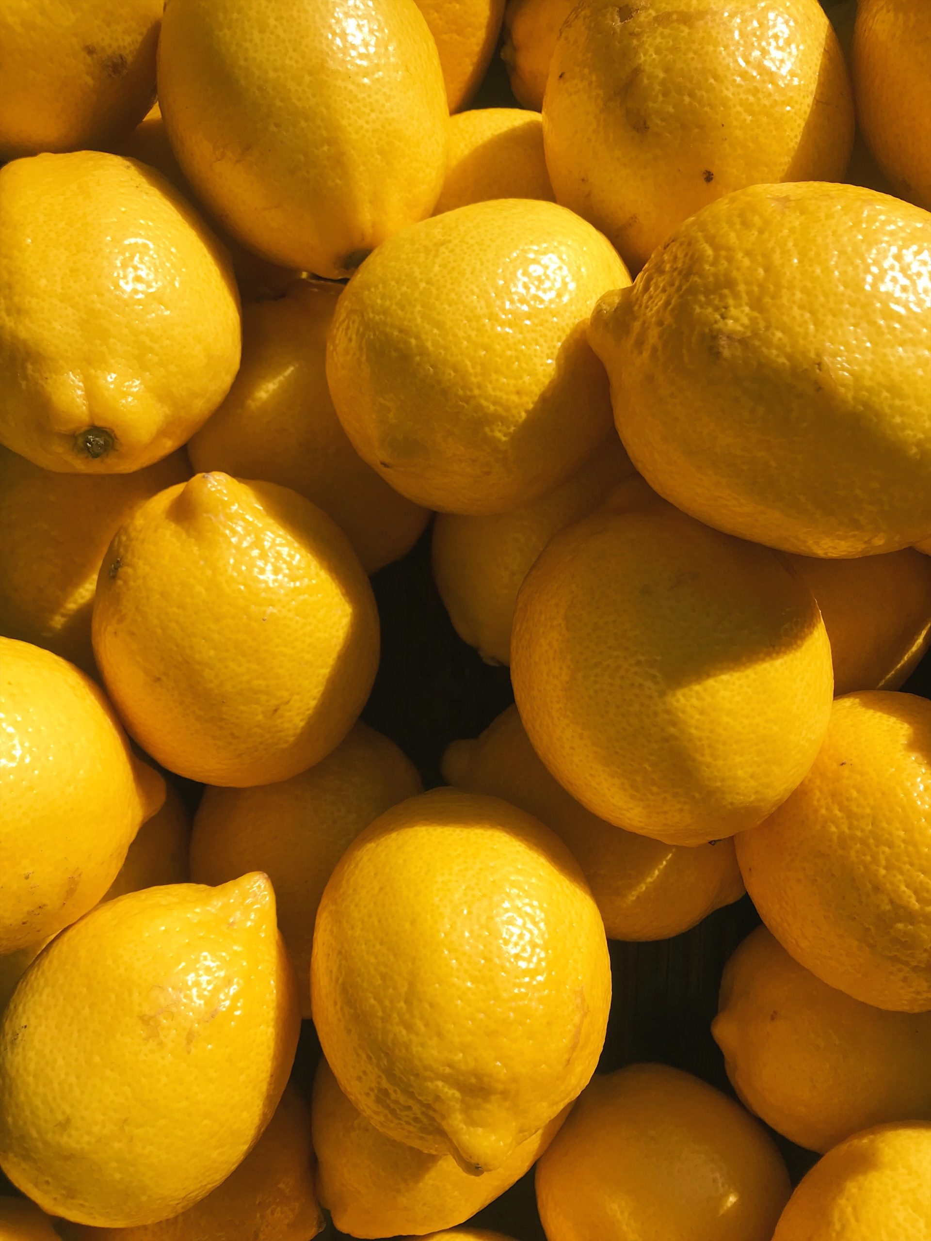elena-baidak-hr3a-VnCIYY-unsplash Citrons au soleil